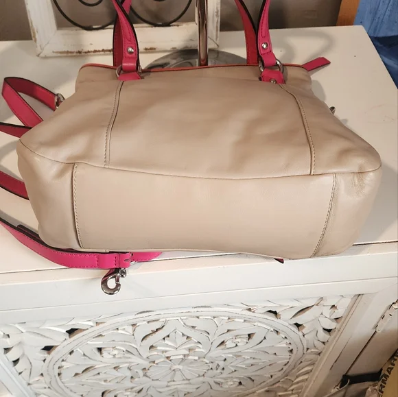 Coach Daisy Mia Spectator Satchel EUC - Picture 3 of 8